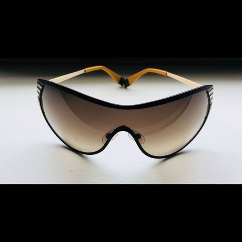 FENDI OVERSIZED SUNGLASSES
